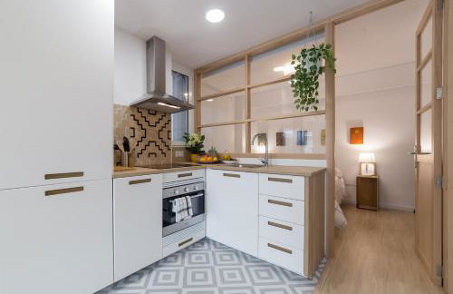 Valencia Just in the Middle - Photo 8