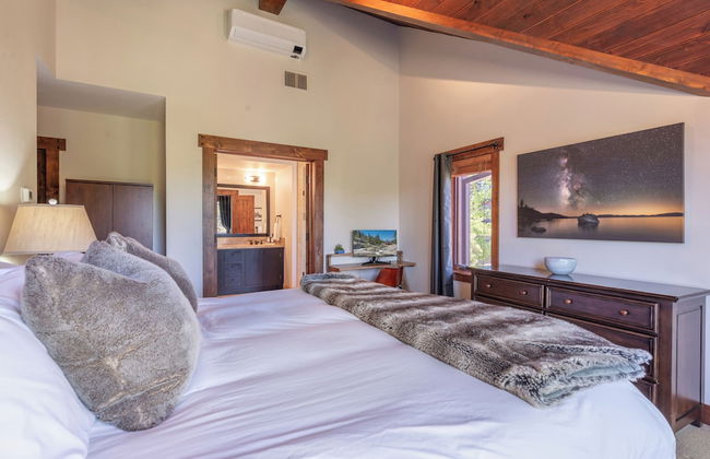 Lux Townhome Next to Village by Sierra Getaways - Photo 5