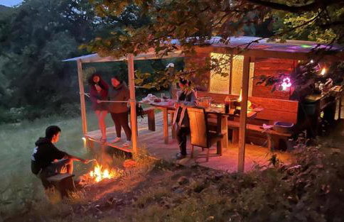 Wood Cabin & 4 Large Bell Tents - Hapus Hideaway - Foto 14