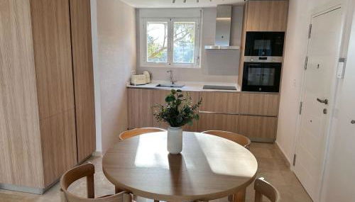 Modern beachfront apartment 2 Bdrm , incredible views - Foto 3