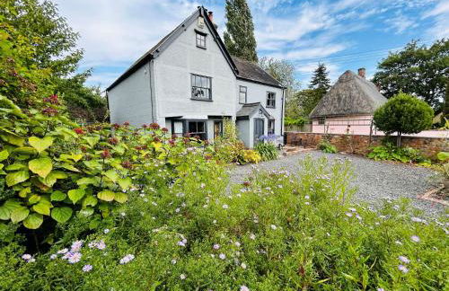 The Foremans House, With Hot Tub, A luxurious Historical pre 16th Century Grade II Listed House, location Essex in a picturesque Village, Country Pub In walking Distance - Foto 1