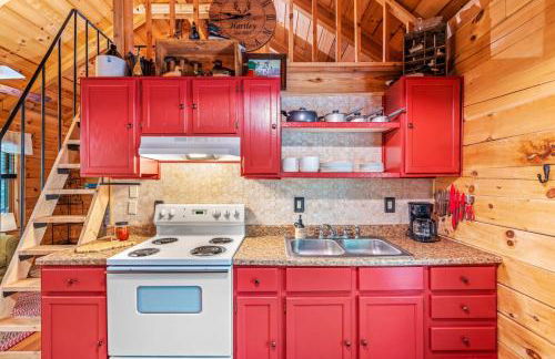 Mallard Creek Cabin - Firepit - Kitchenette - Large Deck - Gas Grill - Foto 13