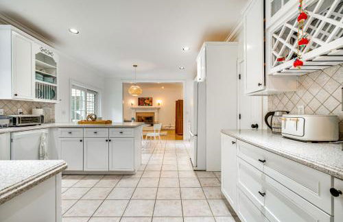 Serene Hudson Valley Escape with Pool and Grill - Foto 7