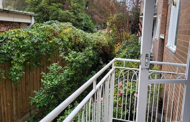Homely 1 Bedroom Retreat in South Yarra With Balcony - Foto 20