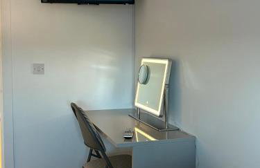 4 Beds 2 Bath Lift Refurbished MONTHLY DISCOUNTS - Foto 20