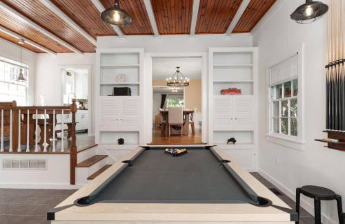 Exclusive Lux Home Near Town • Game Rm • Gym • 4BR - Photo 61