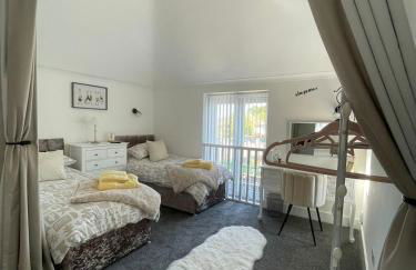 Stay solihull 5 mins to NEC and AIRPORT SLEEPS 9 contractor friendly 3 bathrooms driveway parking 3 - Foto 15