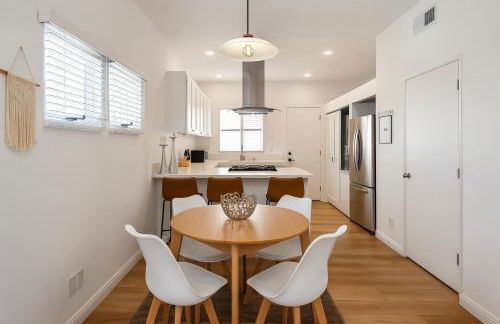 Exclusive 2BD 3BA with Balcony - Photo 4