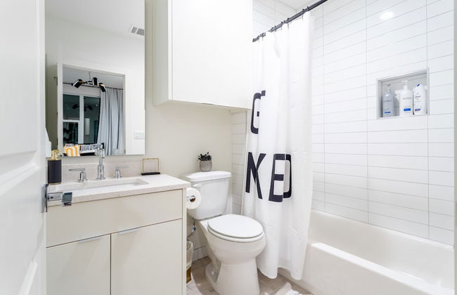 Disco Den w Hot Tub 6 min Walk to Rainey St - Foto 28