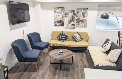 Wonderful 3 Bedroom Home Perfect for Getaway - Photo 40