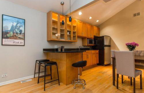 4 Bedroom Home in Best Location Parking Fireplace Back Yard Pets Welcome - Foto 43