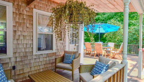 Short drive to town and popular beaches - Photo 2