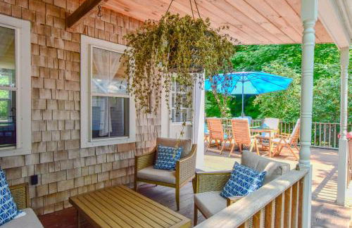 Short drive to town and popular beaches - Photo 2