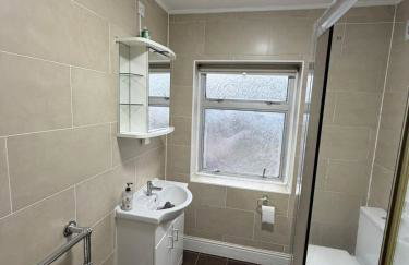 5 Bed cosy family home near Heathrow l London - Foto 20