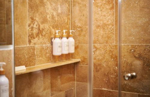 Park Avenue Apartments - Dom mit Stil - Küche - Parkplatz - WLAN - 65 Zoll TV - NETFLIX - Foto 49