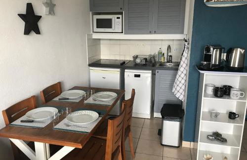 T2 front de mer piscine parking terrasse du samedi au samedi juillet août 2026 - Foto 2