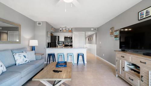 Tropical Getaway w/Private Beach 1 BD Condo - Photo 3