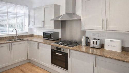 Charming Cottage in Old Windsor - Near Heathrow Airport - Foto 5, stove, dishwasher, toaster