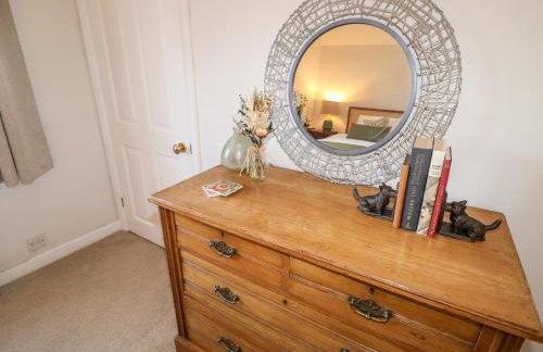 Manor Barn Cottage - Photo 18