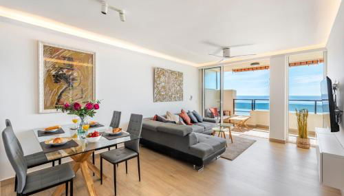 BEACHFRONT -- NEW LUXURY Apartment -- 1ª Linea Playa -- Fuengirola CITY CENTER -- Private PARKING -- Panoramic Sea Views -- - Photo 5