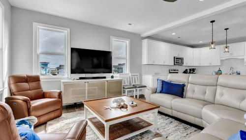 Seaside Serenity Beautiful Home on Topsail 7 BR - Photo 2