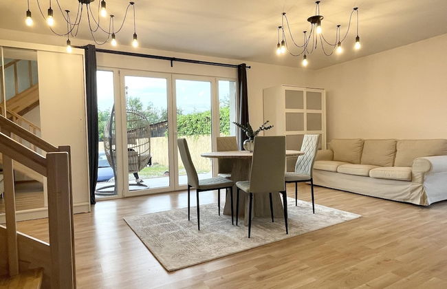 Impeccable 2-bed House in Albești - Foto 23