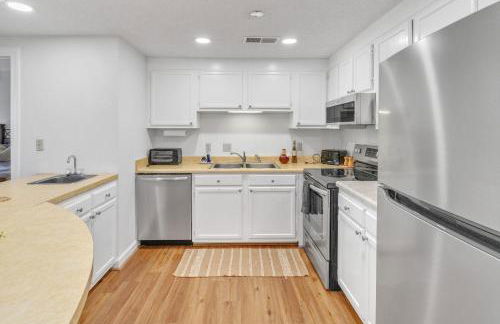 Handsome 2BR Condo with Gorgeous Views in Sugar Mountain! condo - Foto 43