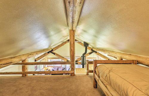 Quiet Trego Resort Home with Lake, Pavilion and Trails - Foto 15