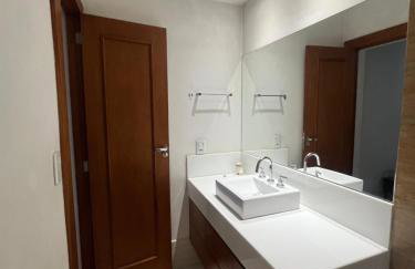Sofisticação e boa localização no centro - Foto 19