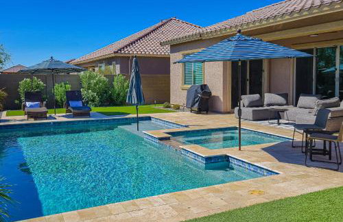 Pool, Hot Tub and Game Room! Spacious Buckeye Home - Foto 26