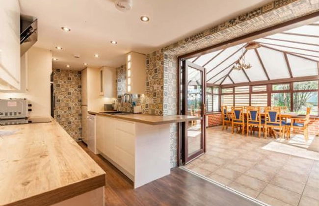 Host Stay Honeysuckle Cottage - Photo 2