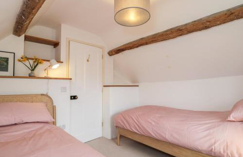 High Cogges Farm Holiday Cottages - Photo 41