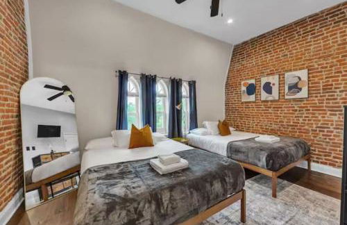 Lovely 2BR w Patio - 10 mins to DT - Sleeps 10 - Foto 7