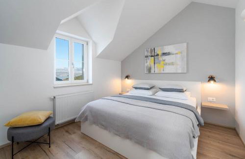 Villa Ani! Traditional and luxurious 4-bedroom villa with heated pool and sea views - Foto 28