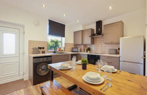 Beighton - 3 Bed Spacious Home with FREE Parking, Great for Groups & Families - Hosted by Stay Host Save - Foto 8