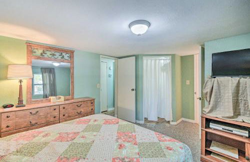 Peaceful Satsuma Escape with Dunns Creek Access - Foto 16