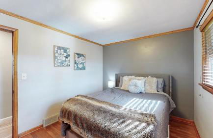 Sideline Sanctuary: Cozy Nights, Game Day Lights - Foto 18