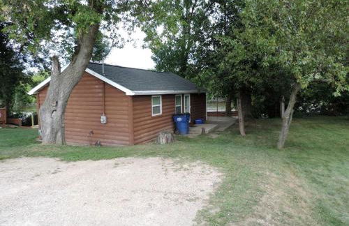 Rustic Cabin Rental Along the Wolf River in Fremont, Wisconsin - Foto 1