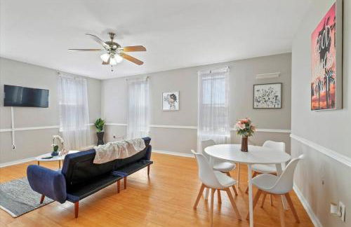 Cozy 1BR w Deck Near Rittenhouse - Foto 2