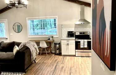 Dreamy Cottage Getaway with Sunset Lakeview - Foto 13