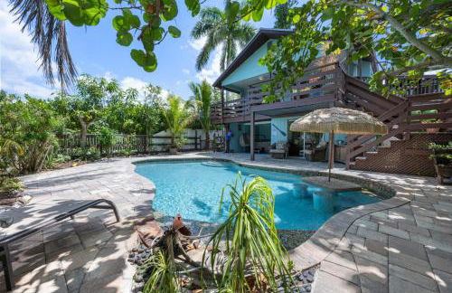 Gulf Access Waterfront Oasis with Heated Pool! Near Beach & Mercato! - Foto 17