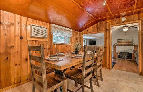 Plum Creek Retreat with Beach near Johnson Lake - Foto 1