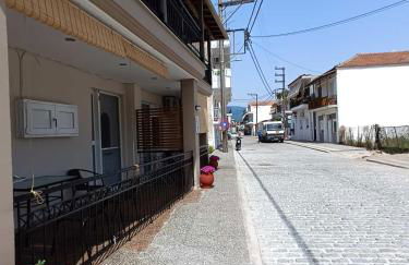 Marina's Apartments - White & Stone Apartment - Photo 26