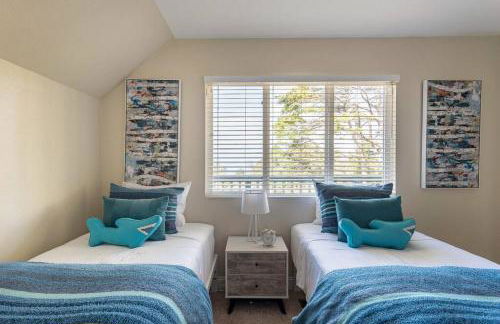 Ocean View Retreat Mins to Beaches & Trails - Photo 14