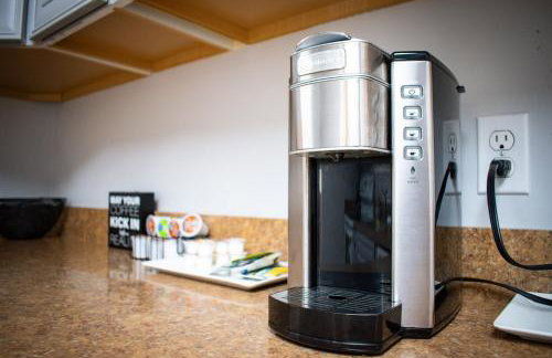 Charming 3BR Apartment in the Heart of Richmond - Foto 14