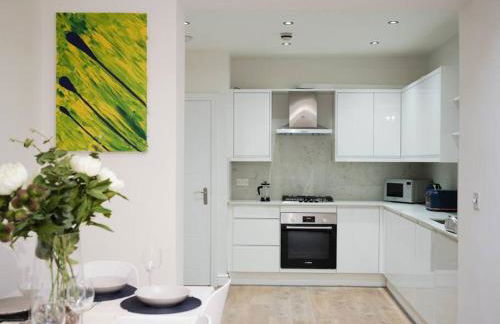 Newly Renovated Modern 4 Bed 3 Bath Apartment London - Foto 16