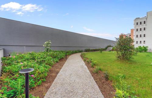 Airy Apartments with Balcony & Garage by NDP rent - Foto 39