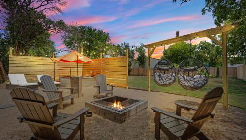 The Craftsman on Clay-Downtown-4 Blocks to Silos-Hot Tub and Cowboy Pool - Foto 2, sunbed