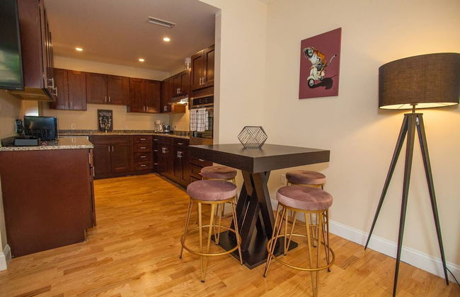 NEW 4 Bed 2 Full Bath Condo Near Back Bay - Photo 13