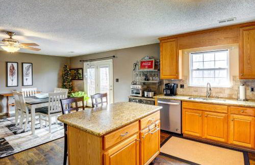 Browns Summit Vacation Rental with Fire Pit! - Photo 10